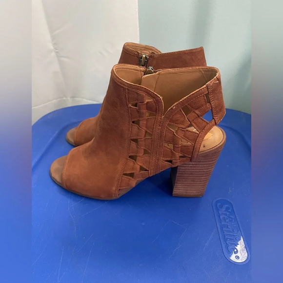Franco Sarto Cute Cut-Out Peep Toe Booties Marty whiskey Brown size 9 - Picture 4 of 12
